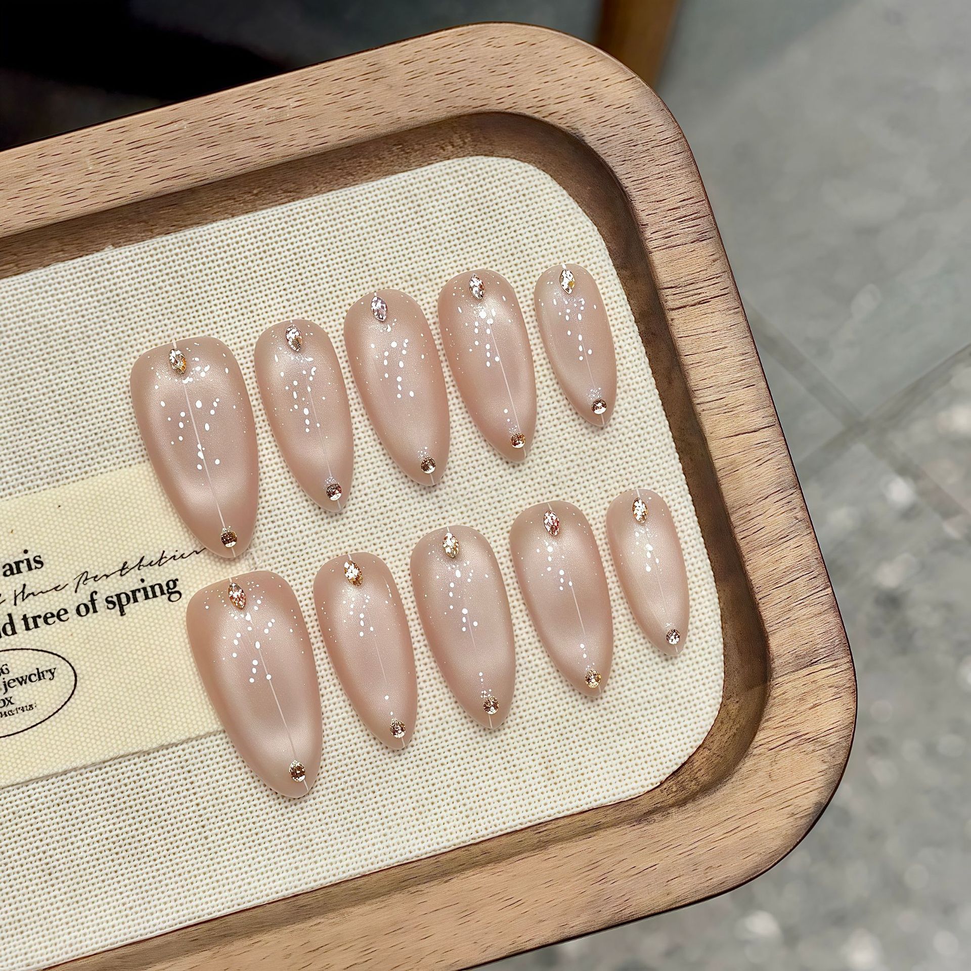 Nail Art Cat Eye Simple - Handmade Nude Press on Nails Cateye