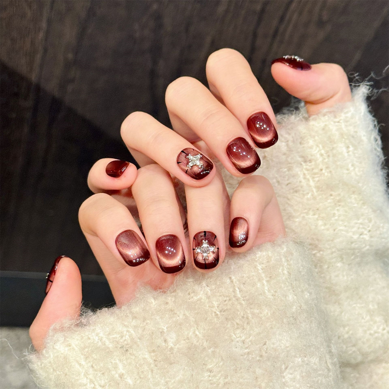 10pcs Wine-red Cat's Eye Press – обзор и цена Nail Art Strawberry