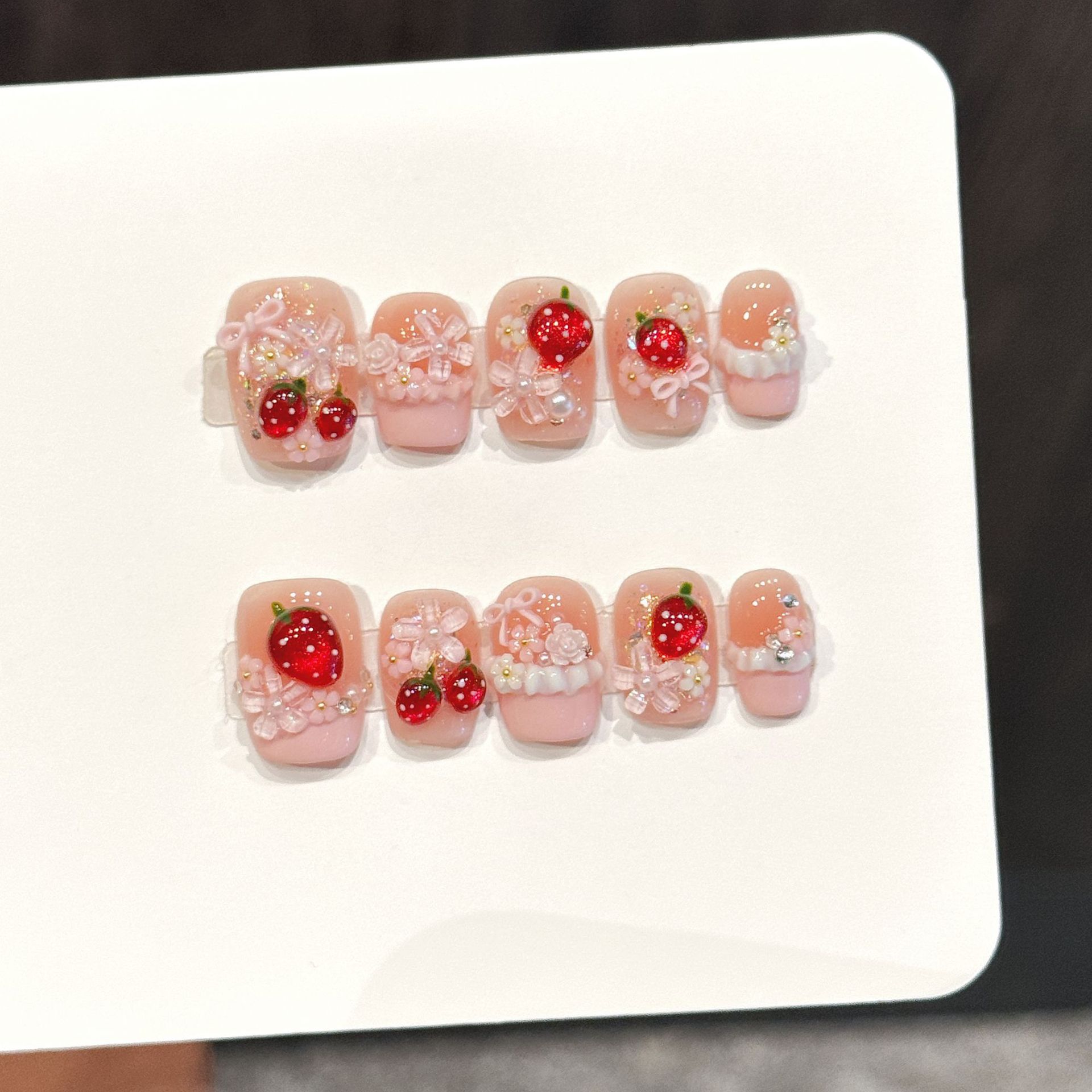 10pcs Cute Red Strawberry Pres – обзор и цена Nail Art Strawberry