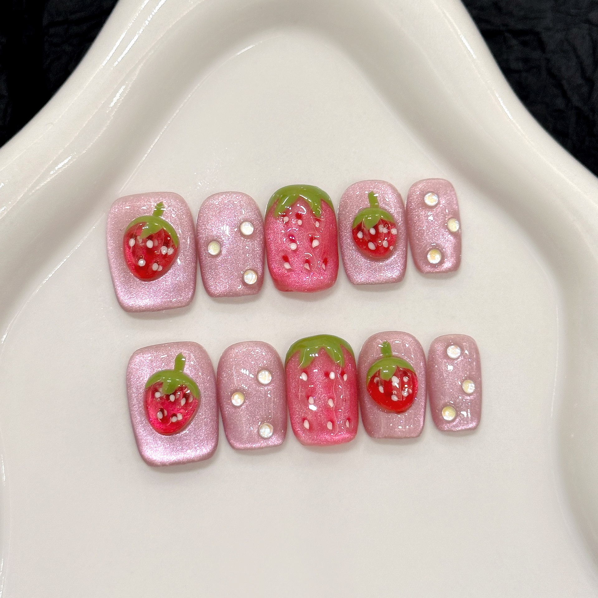 10pcs Cute Red Strawberry Pres – обзор и цена Nail Art Strawberry